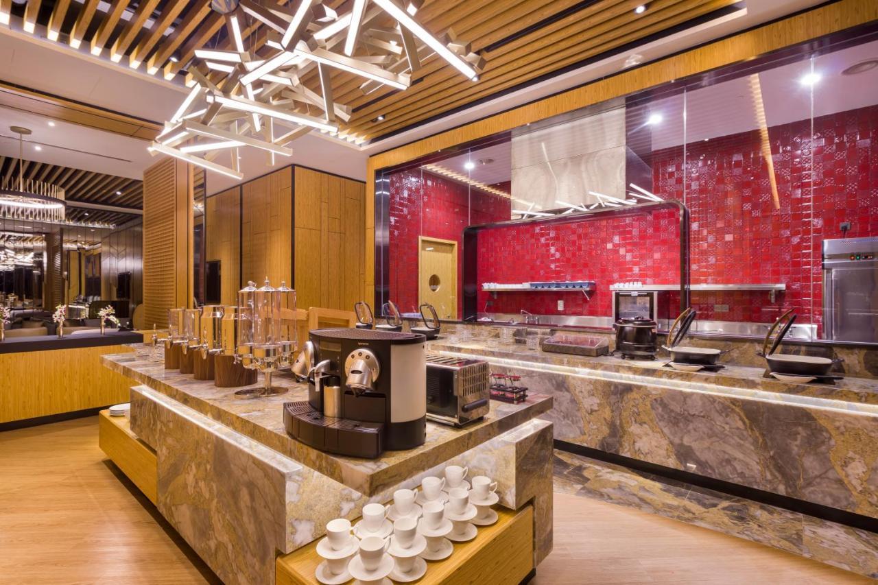 M Resort & Hotel Kuala Lumpur Exterior photo The Coffee Bar